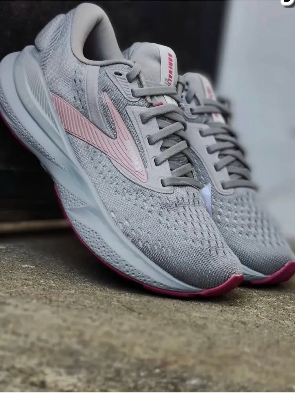Brooks Adrenaline GTS24 Women size 10 Light Gray and Pink Performance Running